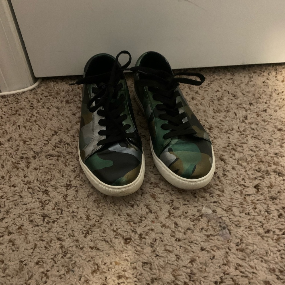 Kenneth Cole Camo sneaker